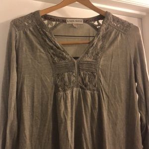 NWOT Knox Rose top Gray S